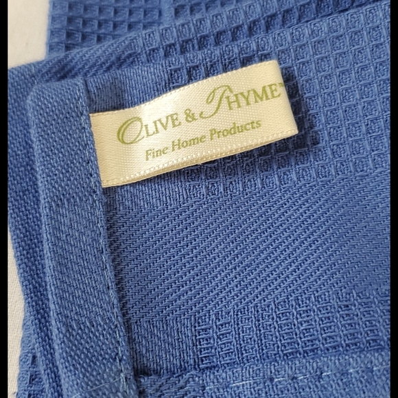 Multiple dish towels blue and white with floral design and red with stripes - Picture 5 of 10